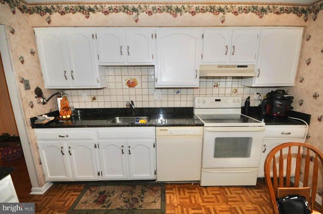29 STRATHMORE DR, Cherry Hill, NJ 08003