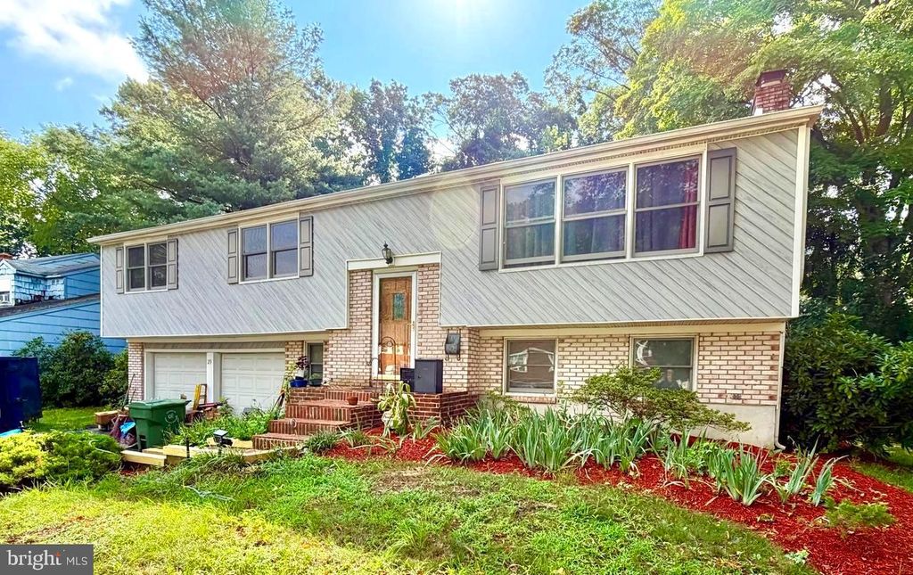 29 STRATHMORE DR, Cherry Hill, NJ 08003