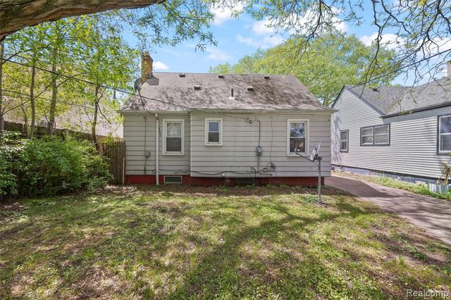 7490 Lamphere, Redford, MI 48239