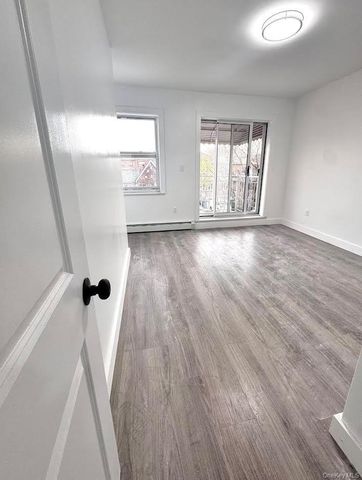 142-33 60AVE, Flushing, NY 11355