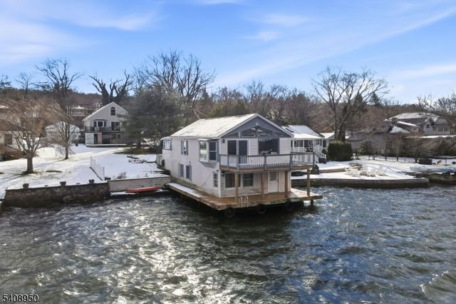 8 Wendy Way, Greenwood Lake, NY 10925