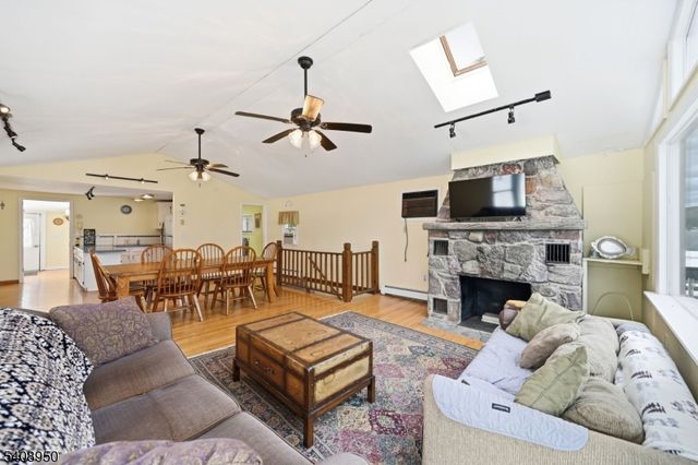 8 Wendy Way, Greenwood Lake, NY 10925