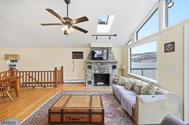 8 Wendy Way, Greenwood Lake, NY 10925