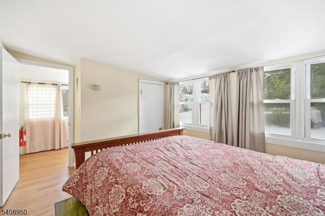 8 Wendy Way, Greenwood Lake, NY 10925