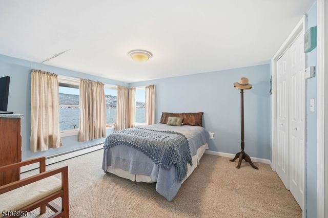 8 Wendy Way, Greenwood Lake, NY 10925