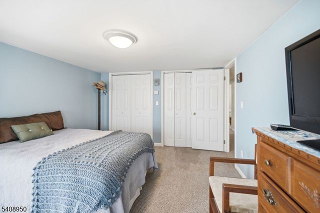 8 Wendy Way, Greenwood Lake, NY 10925