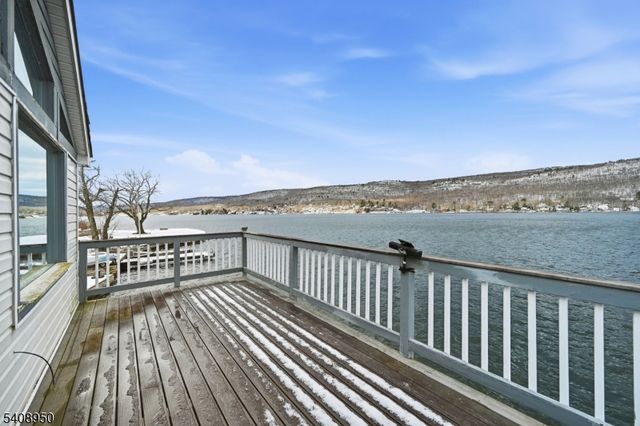 8 Wendy Way, Greenwood Lake, NY 10925