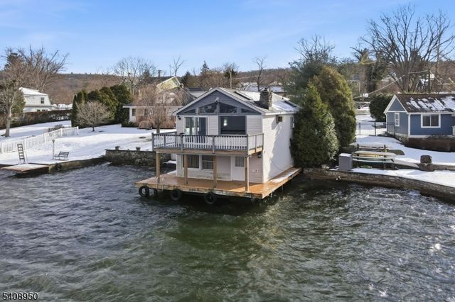 8 Wendy Way, Greenwood Lake, NY 10925