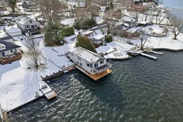 8 Wendy Way, Greenwood Lake, NY 10925