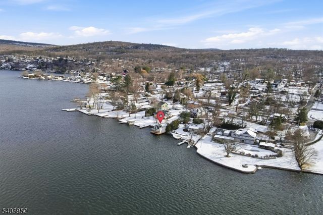 8 Wendy Way, Greenwood Lake, NY 10925