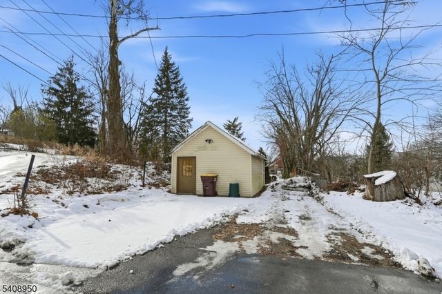 8 Wendy Way, Greenwood Lake, NY 10925