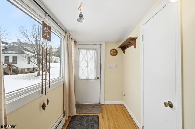 8 Wendy Way, Greenwood Lake, NY 10925