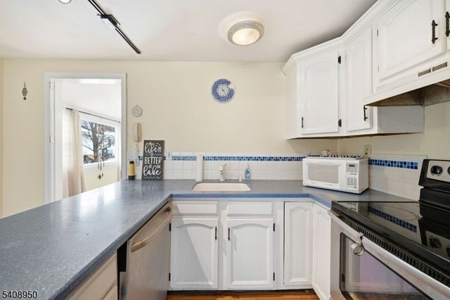 8 Wendy Way, Greenwood Lake, NY 10925