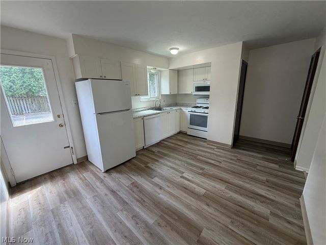 660 Loomis Avenue 670, Cuyahoga Falls, OH 44221