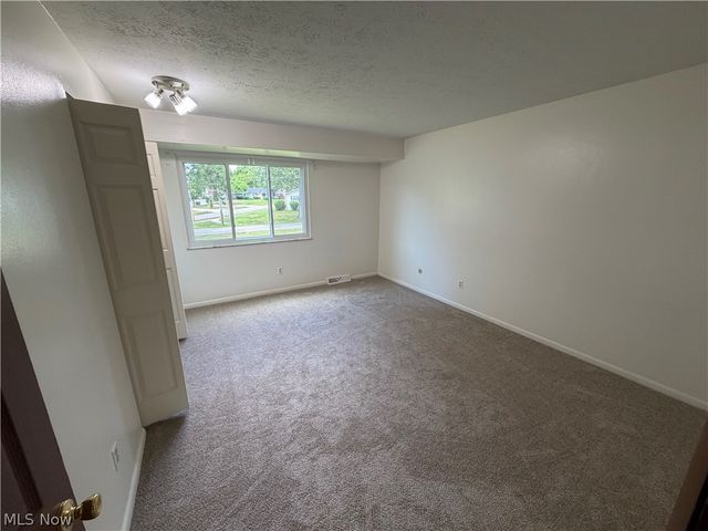 660 Loomis Avenue 670, Cuyahoga Falls, OH 44221