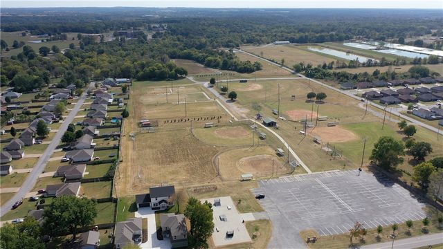 701 SW Dallas Street, Gravette, AR 72736