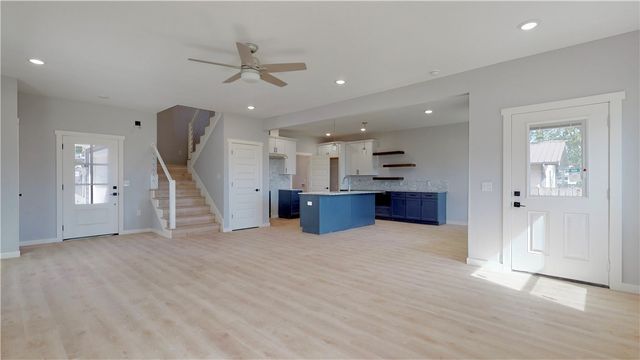 701 SW Dallas Street, Gravette, AR 72736