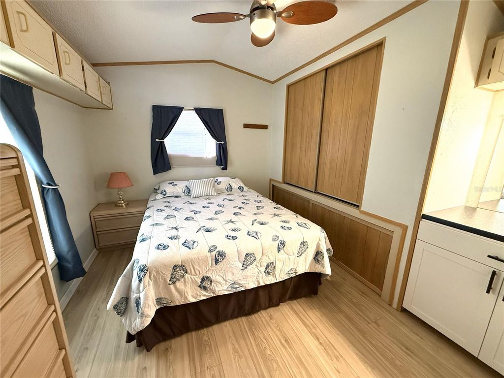 Image 16 of property listing at 3333 26TH AVENUE E 1006, Bradenton, FL 34208