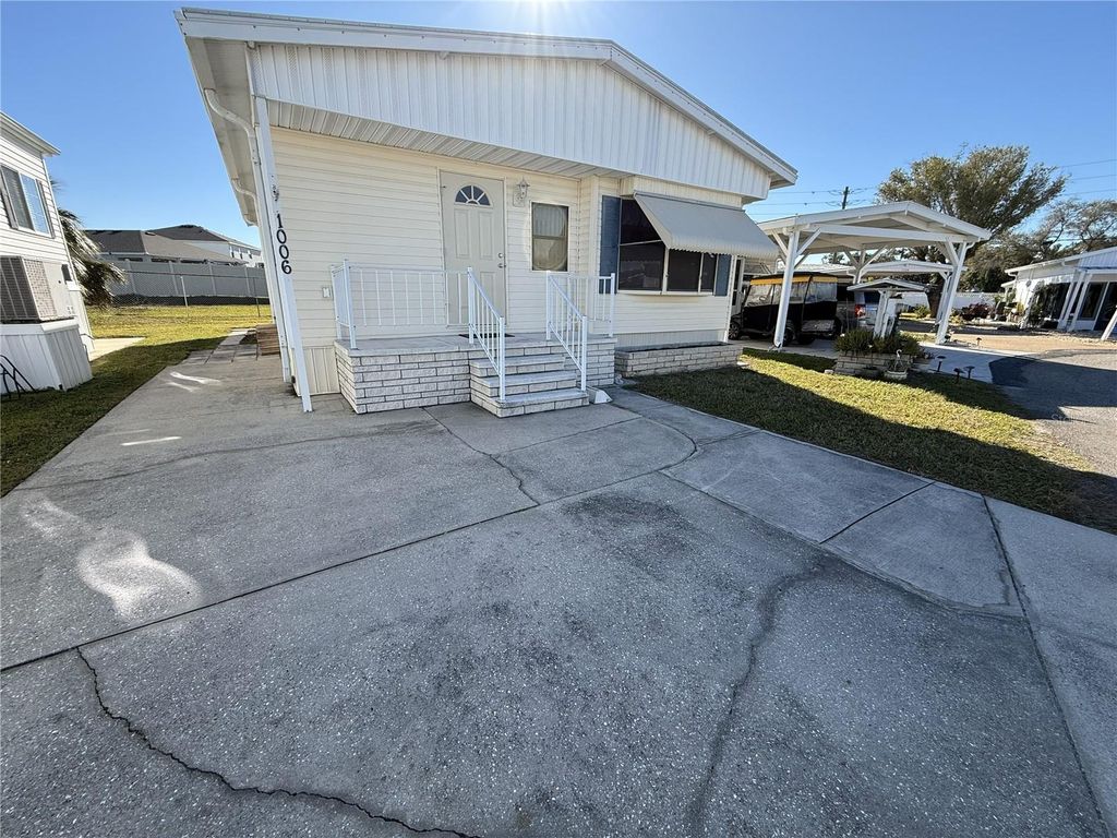 Image 22 of property listing at 3333 26TH AVENUE E 1006, Bradenton, FL 34208