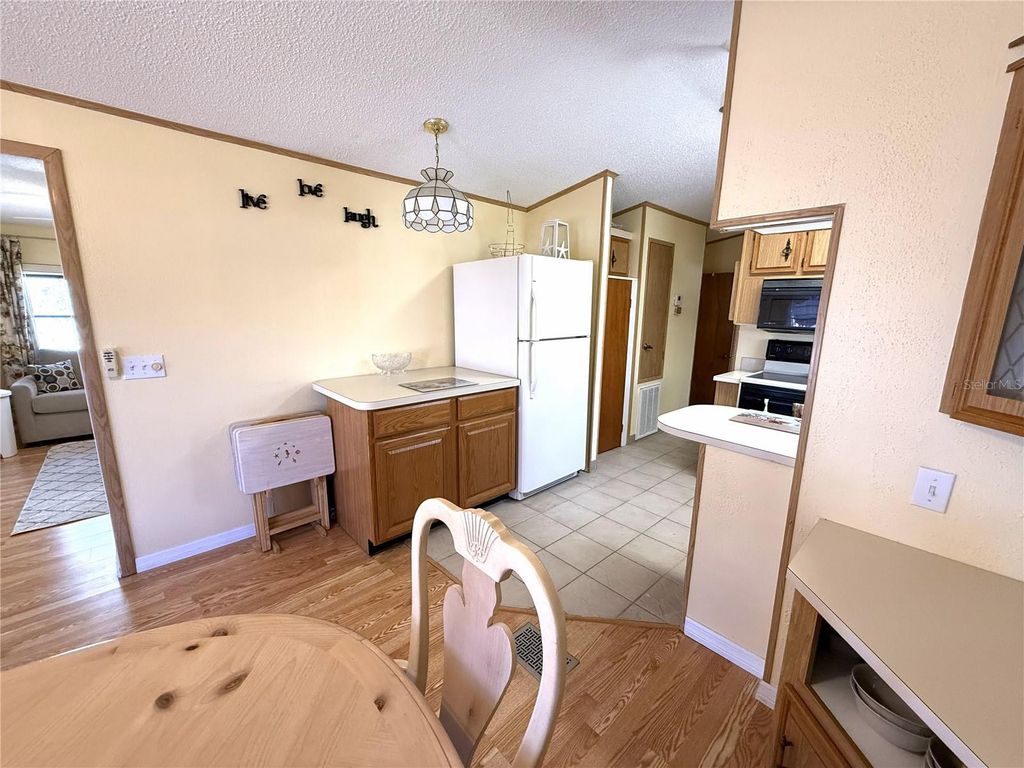 Image 10 of property listing at 3333 26TH AVENUE E 1006, Bradenton, FL 34208