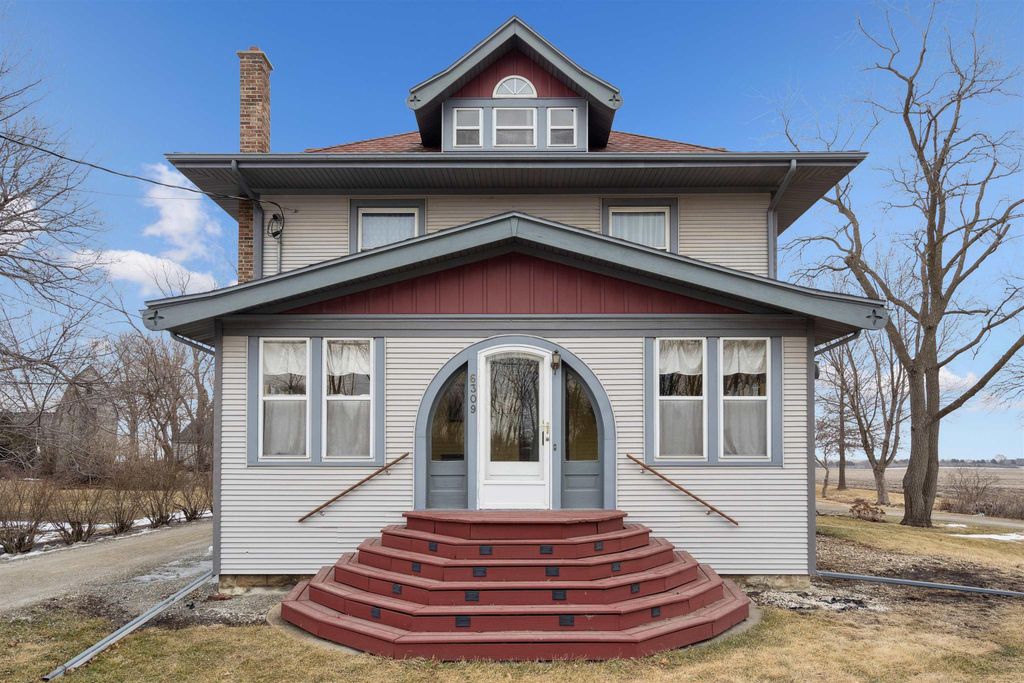 6309 Kimball Ave., Waterloo, IA 50701