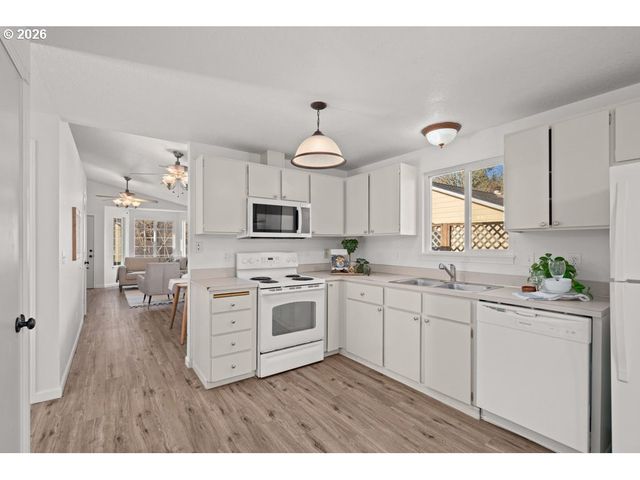 4482 Sw 179TH Ave, Beaverton, OR 97078