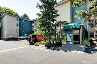 2210 NE 92nd Street #403, Seattle, WA 98115