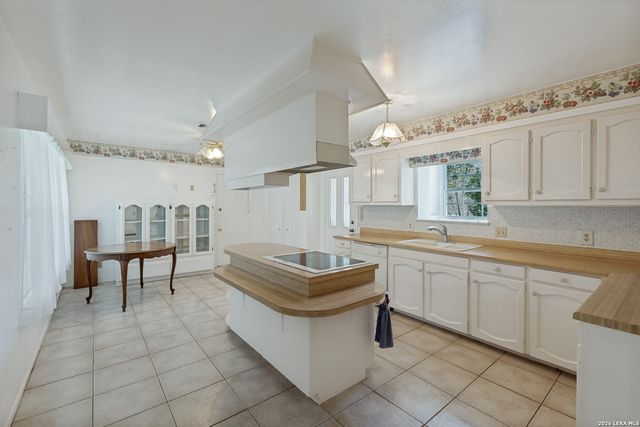 243 Twin Oak, Seguin, TX 78155