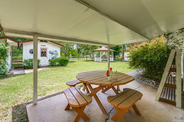 243 Twin Oak, Seguin, TX 78155