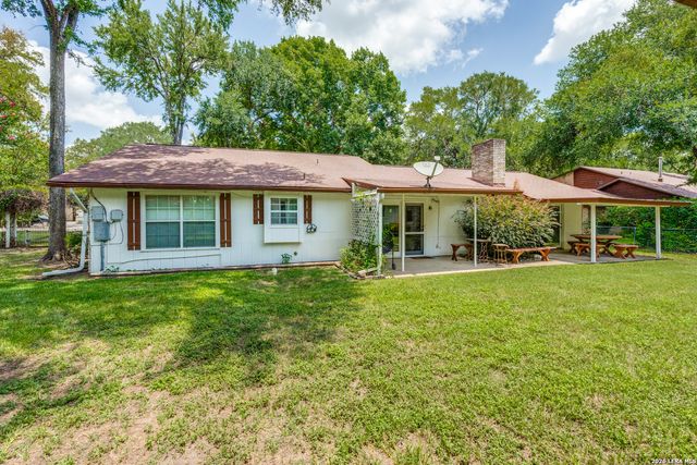 243 Twin Oak, Seguin, TX 78155
