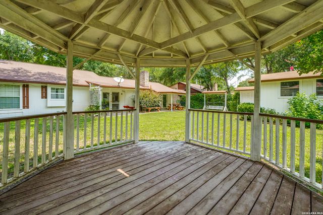 243 Twin Oak, Seguin, TX 78155