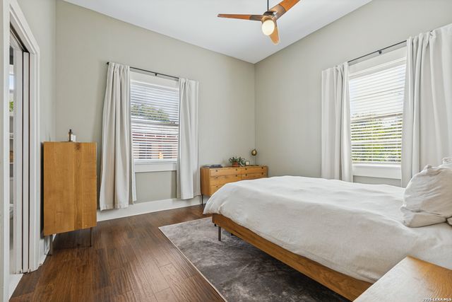 904 N PINE ST, San Antonio, TX 78202