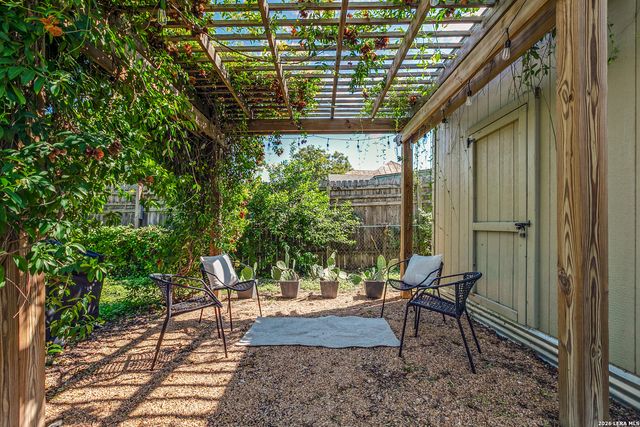 904 N PINE ST, San Antonio, TX 78202