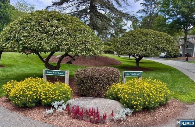 25 Stone Row Lane, Jefferson Township, NJ 07438