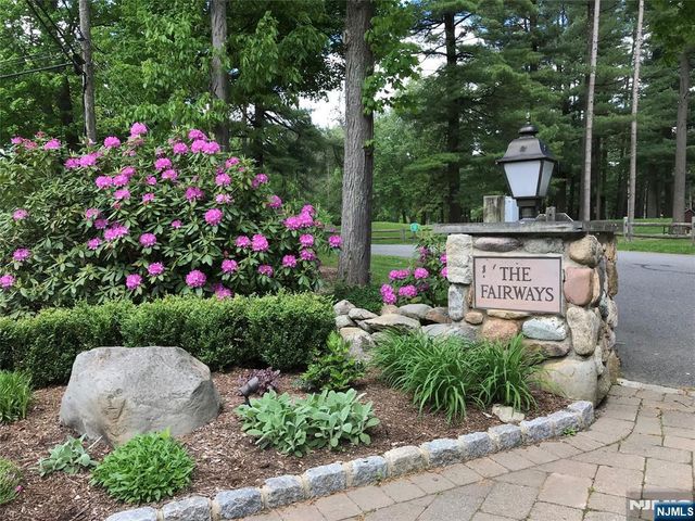 25 Stone Row Lane, Jefferson Township, NJ 07438