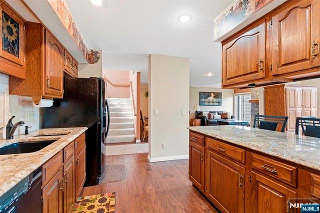 25 Stone Row Lane, Jefferson Township, NJ 07438
