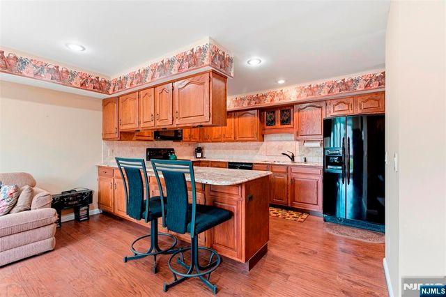 25 Stone Row Lane, Jefferson Township, NJ 07438