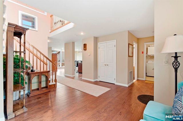 25 Stone Row Lane, Jefferson Township, NJ 07438