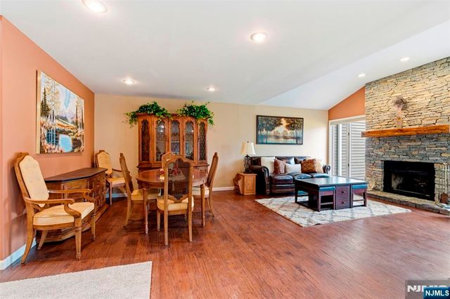 25 Stone Row Lane, Jefferson Township, NJ 07438