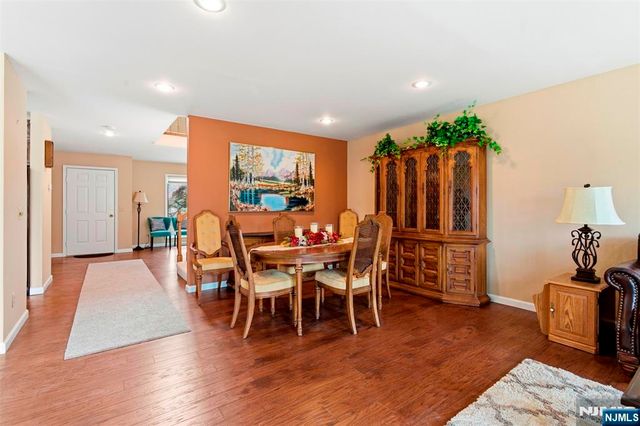 25 Stone Row Lane, Jefferson Township, NJ 07438