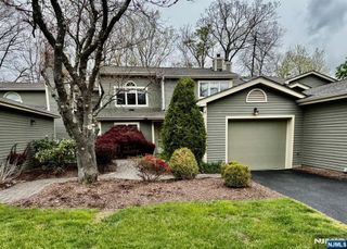 25 Stone Row Lane, Jefferson Township, NJ 07438