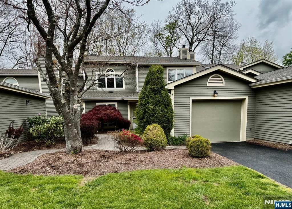 25 Stone Row Lane, Jefferson Township, NJ 07438