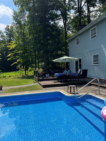 9 Brook Place, Wappingers Falls, NY 12590