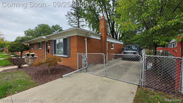 27636 Shiawassee Road, Farmington Hills, MI 48336