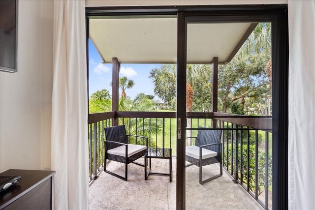 13334 Polo Club Road 328, Wellington, FL 33414