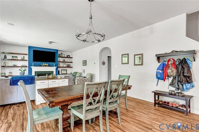 10146 Cameron Ridge Dr, Ashland, VA 23005