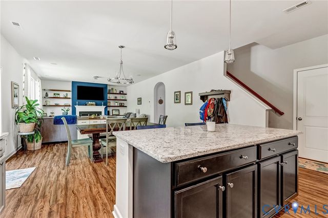 10146 Cameron Ridge Dr, Ashland, VA 23005