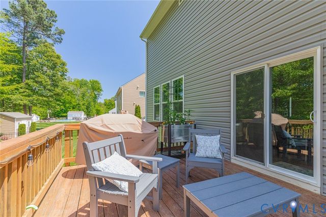 10146 Cameron Ridge Dr, Ashland, VA 23005