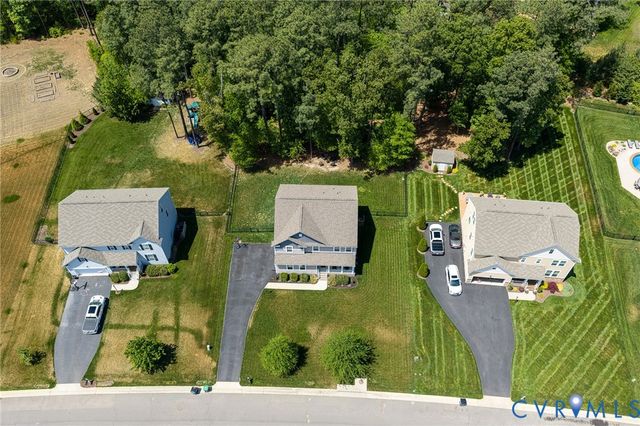 10146 Cameron Ridge Dr, Ashland, VA 23005