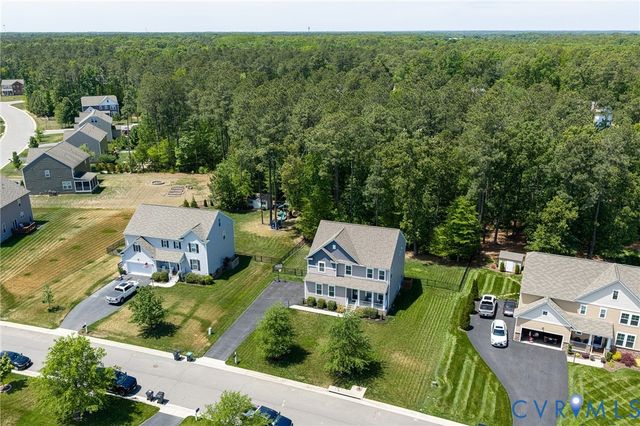10146 Cameron Ridge Dr, Ashland, VA 23005